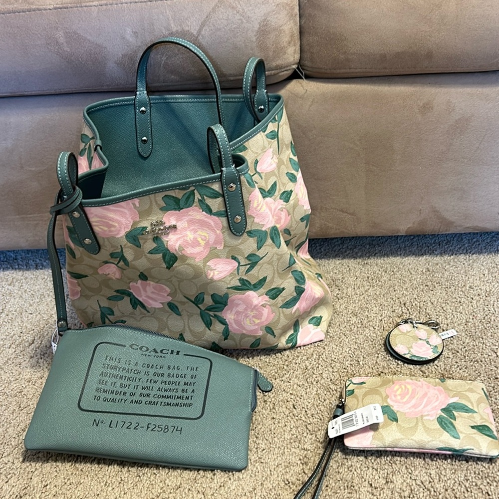 Coach F25874 Reversible Camo Rose Floral City Tote Bag Lot